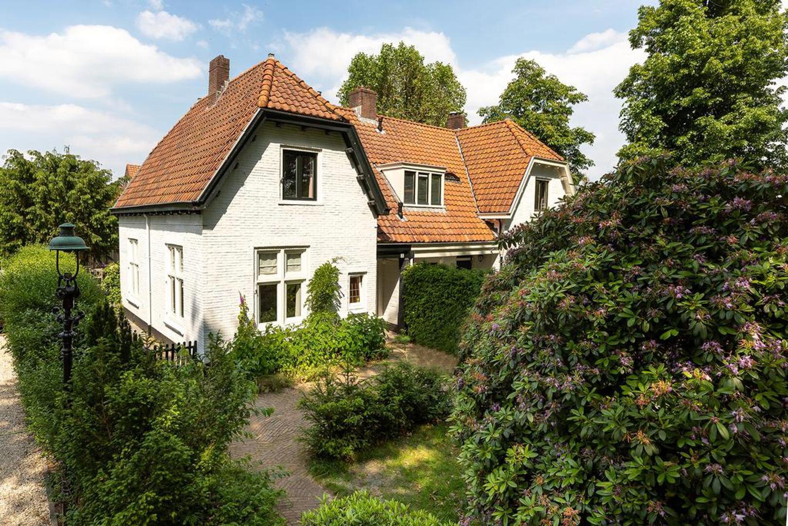 Velthuijsenlaan 8 LAREN Velthuijsenlaan 8 LAREN