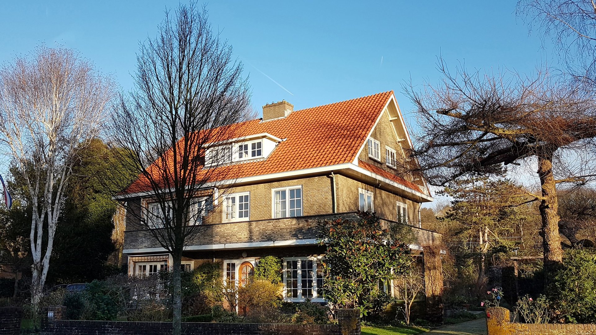 half-vrijstaande 30-er jaren villa Santpoort Zuid Willem de Zwijgerlaan 35 UP makelaars SANTPOORT-ZUID