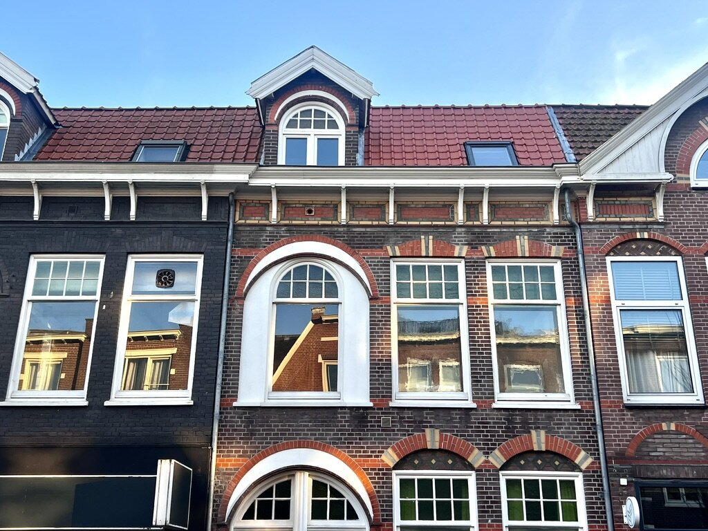 Dubbel bovenhuis met balkon (Z) te koop in Haarlem, rand centrum Haarlem