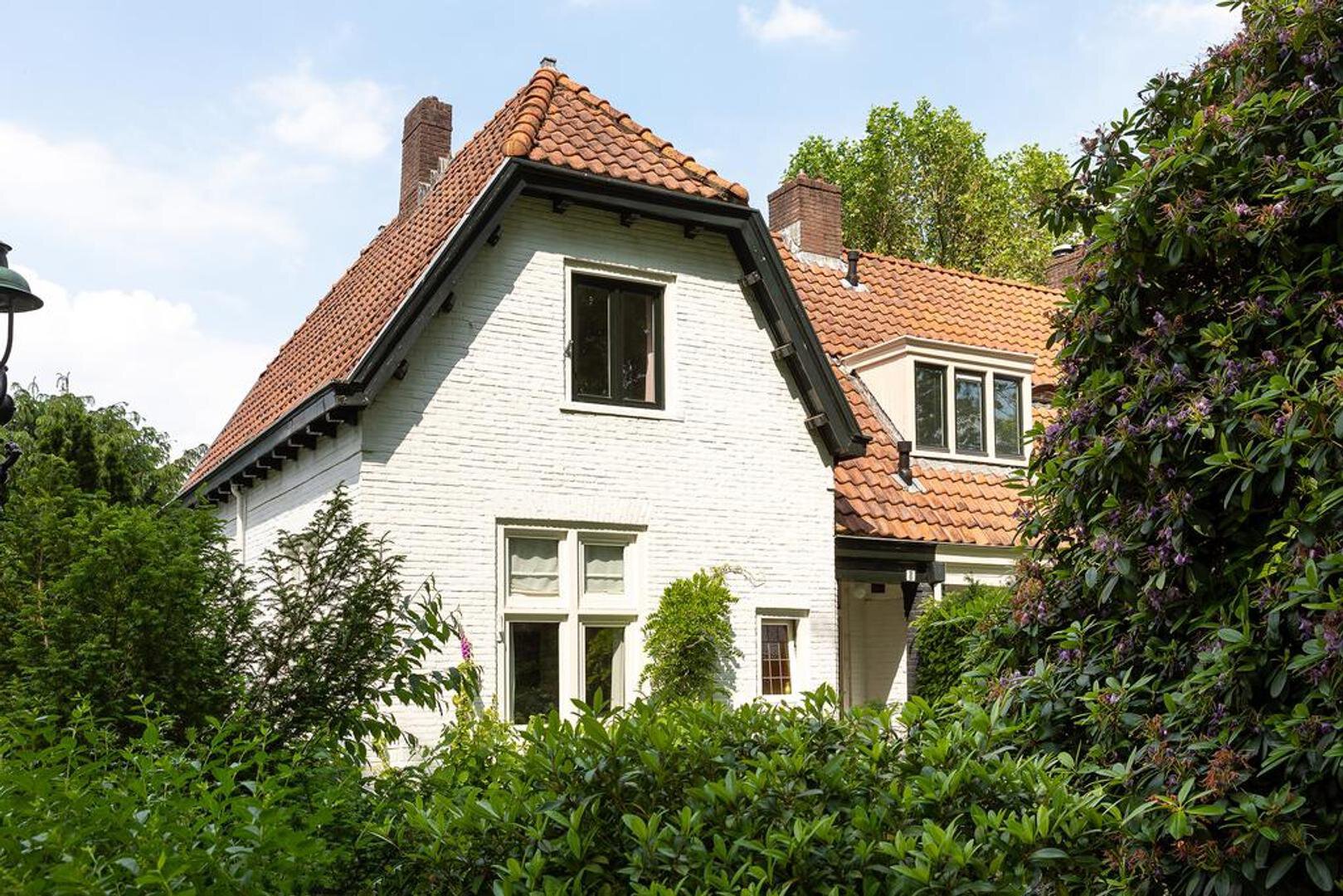 Velthuijsenlaan 8 LAREN Velthuijsenlaan 8 LAREN