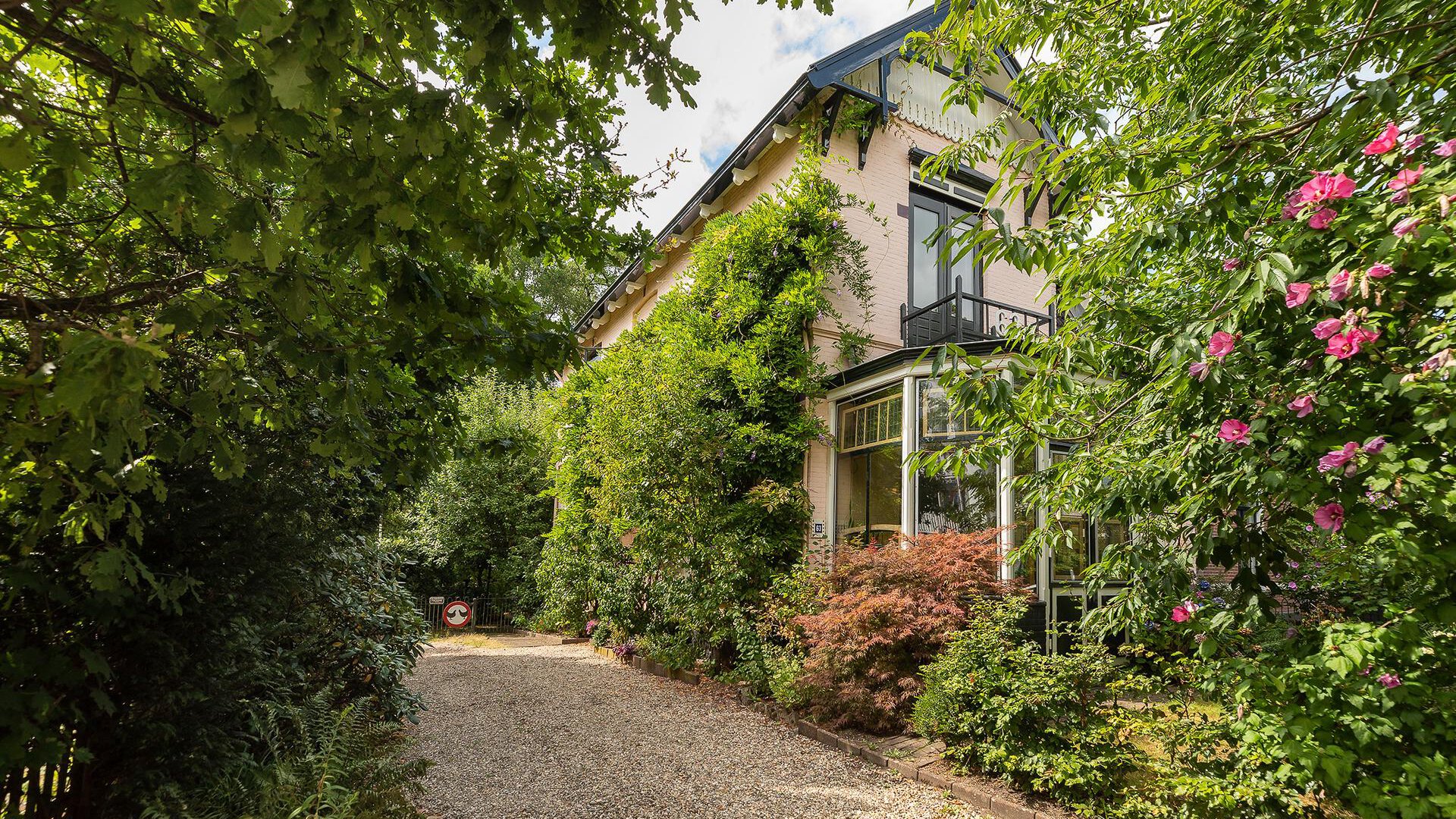 Hoge Naarderweg 63 HILVERSUM Hoge Naarderweg 63 HILVERSUM