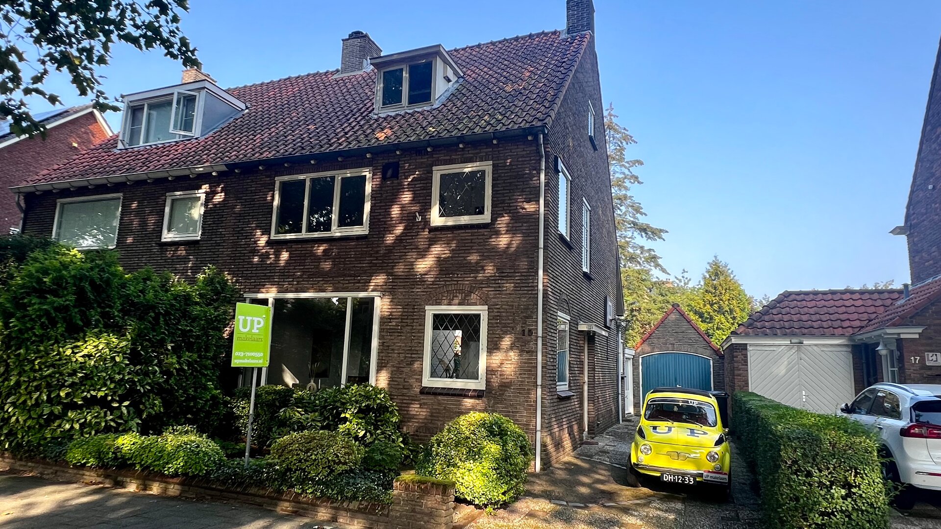 Twee onder een kap woning met garage te koop in Heemstede via UP makelaars Heemstede Twee onder een kap woning met garage te koop in Heemstede via UP makelaars Heemstede