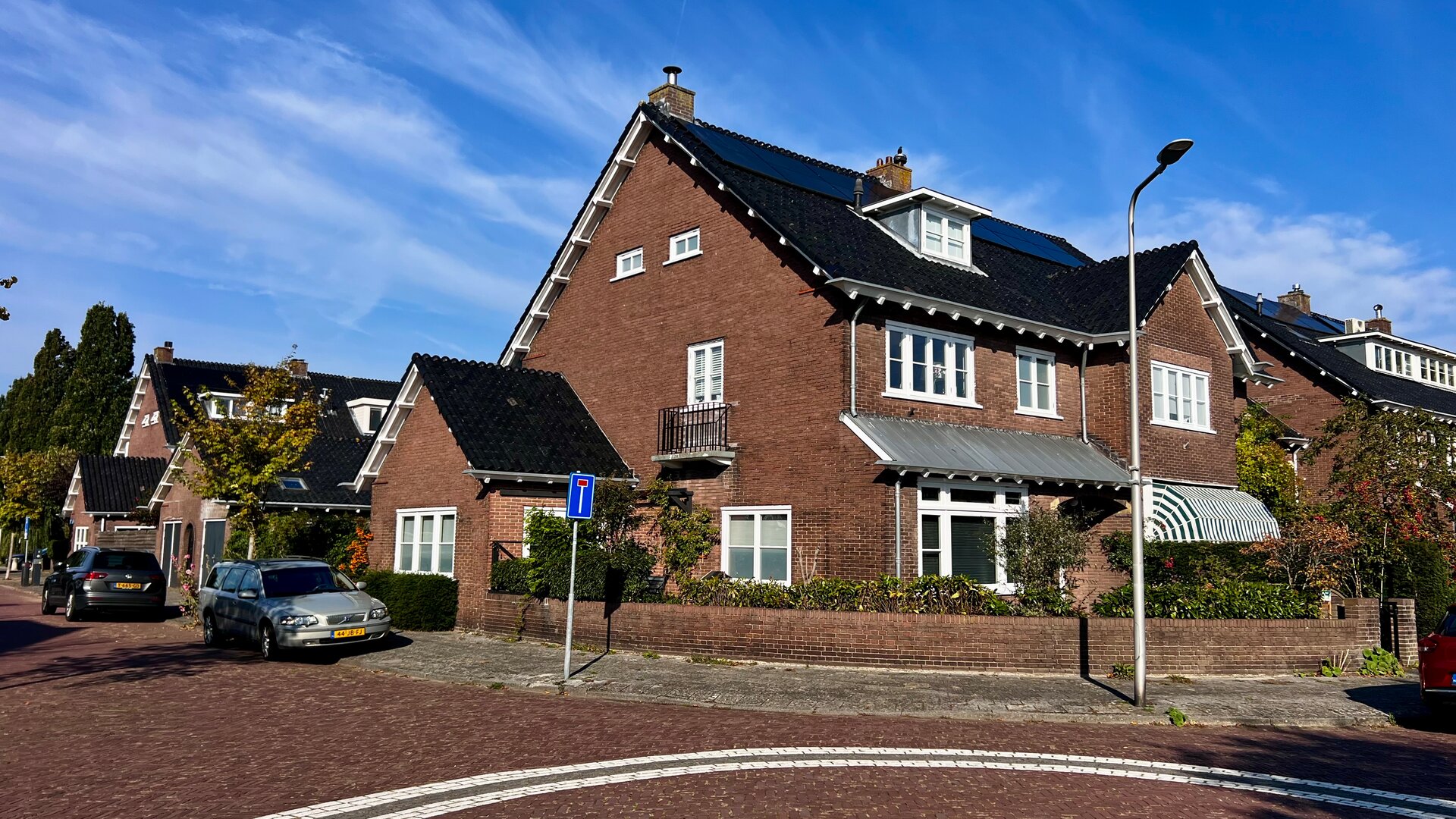 Twee onder een kap woning met garage te koop in Heemstede via UP makelaars Heemstede