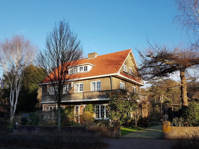 half-vrijstaande 30-er jaren villa Santpoort Zuid Willem de Zwijgerlaan 35 UP makelaars SANTPOORT-ZUID