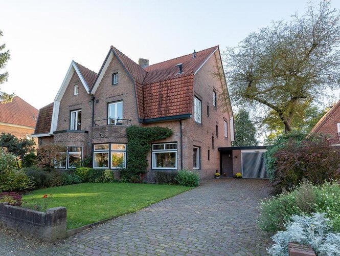 Nieuwe Hilversumseweg 50 BUSSUM Nieuwe Hilversumseweg 50 BUSSUM